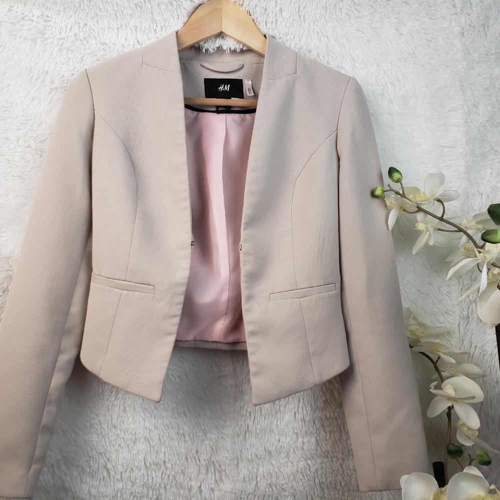 Blazer - Picture 4 of 4
